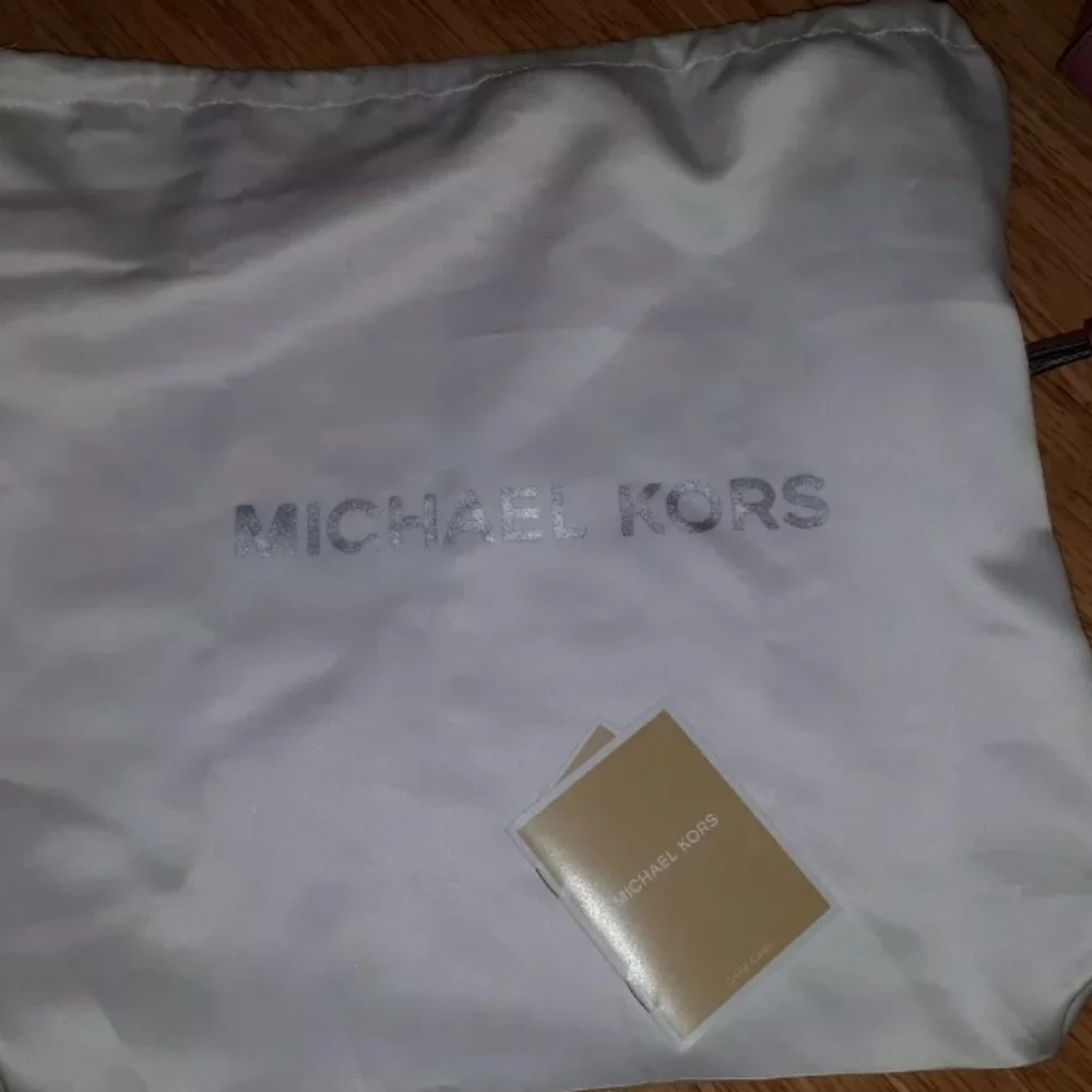 Michael Kor ladies bag like brand new - Picture 6 of 7